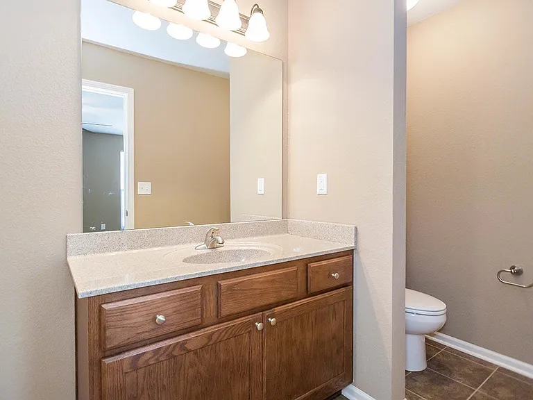 Parkway Oaks Townhomes and Duplexes — Photo 20