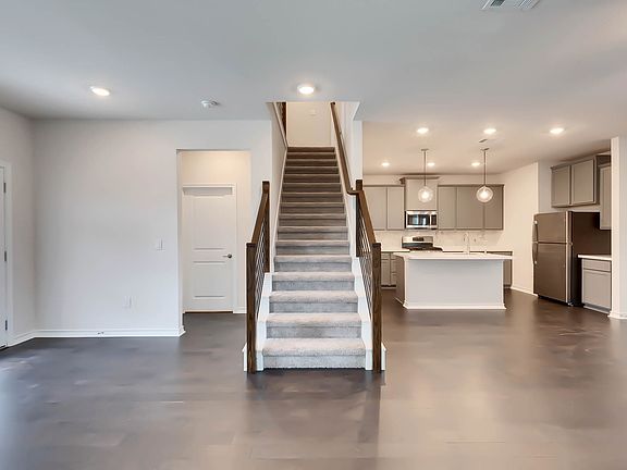 3rd image of 4713 Star Jasmine Dr