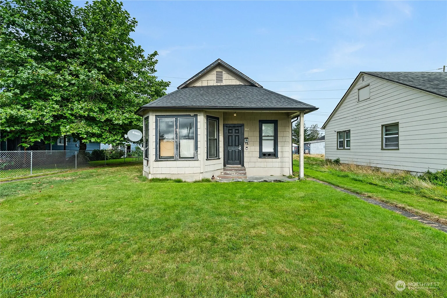 1008 W Wishkah Street photo 1