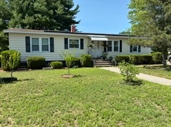 2 Castle Rd #118, Attleboro, MA 02703