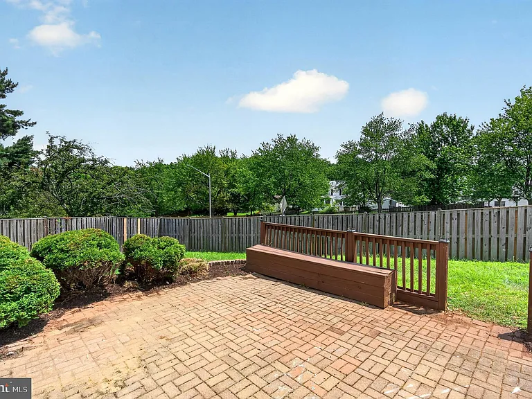 13296 Hollinger Ave — Photo 46