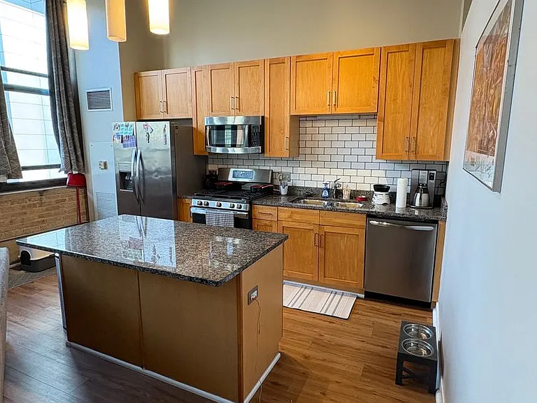 320 E 21st St #516 — Photo 6