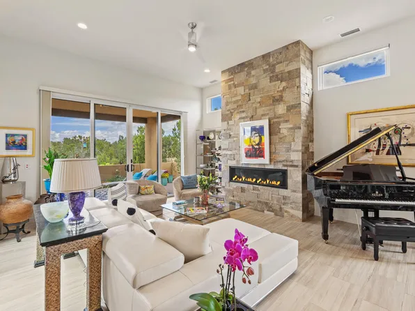 1 Valverde Ct, Santa Fe, NM 87506