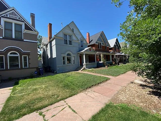 2 bed, 950 sqft, $2,200 — Photo 2