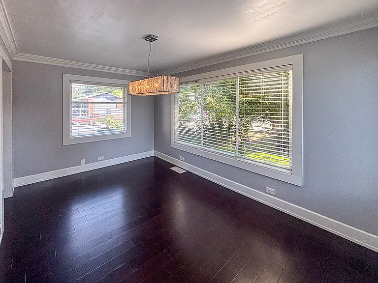 235 SE Lechner St — Photo 13