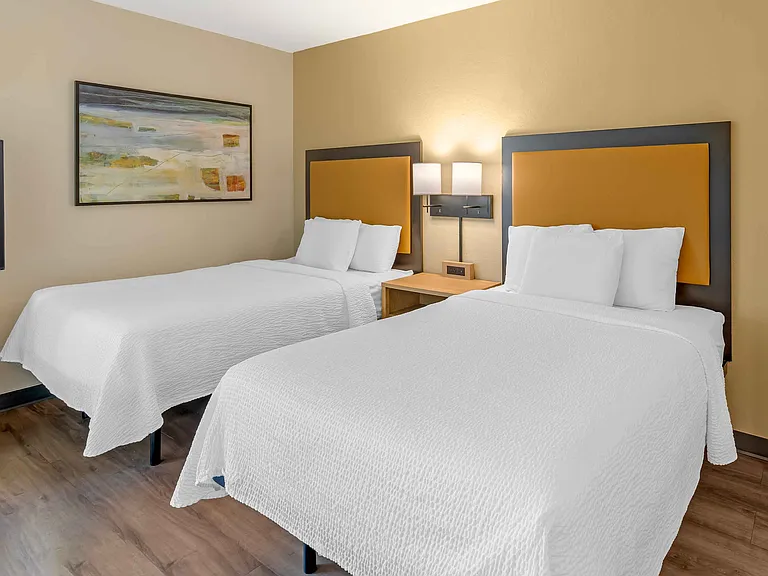 Deluxe Studio - 2 Full Beds