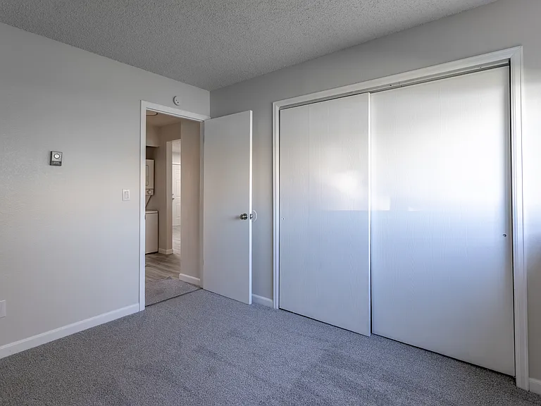 845 Hathaway Dr — Photo 8