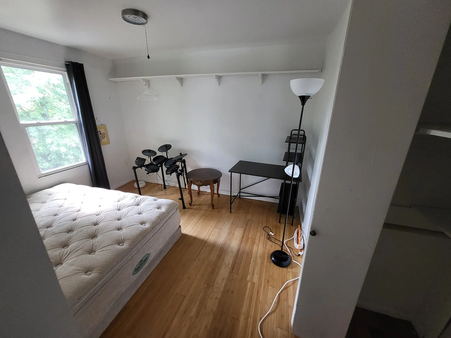 4 bed, 1800 sqft, $650 — Photo 3