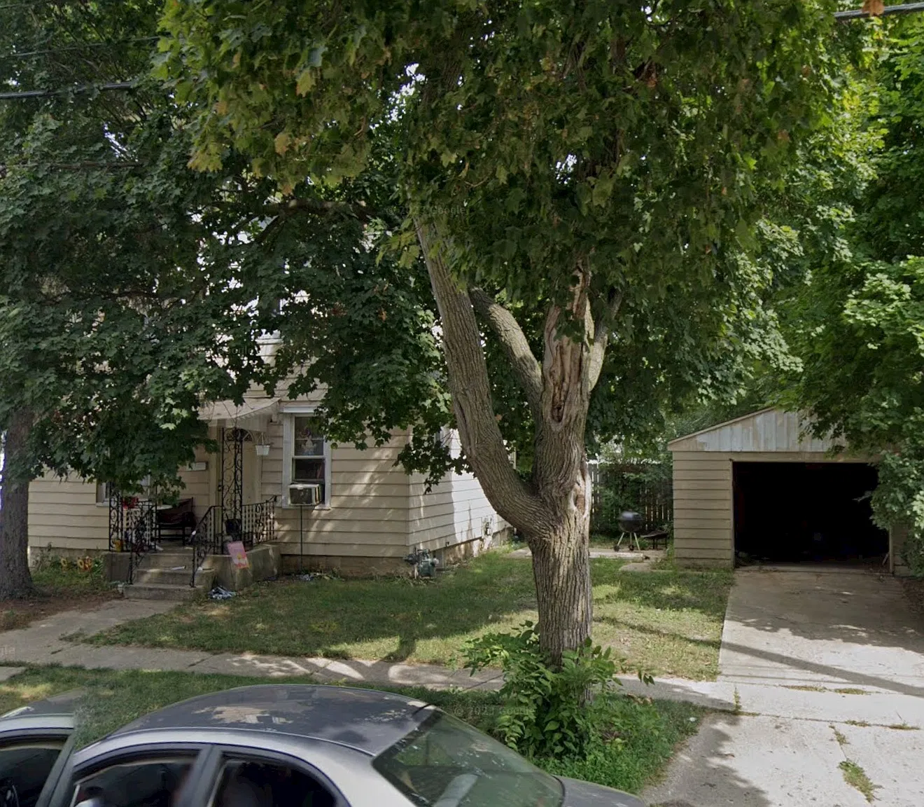 3 bed, 1.5 bath, 1092 sqft, $1,700 — Photo 1