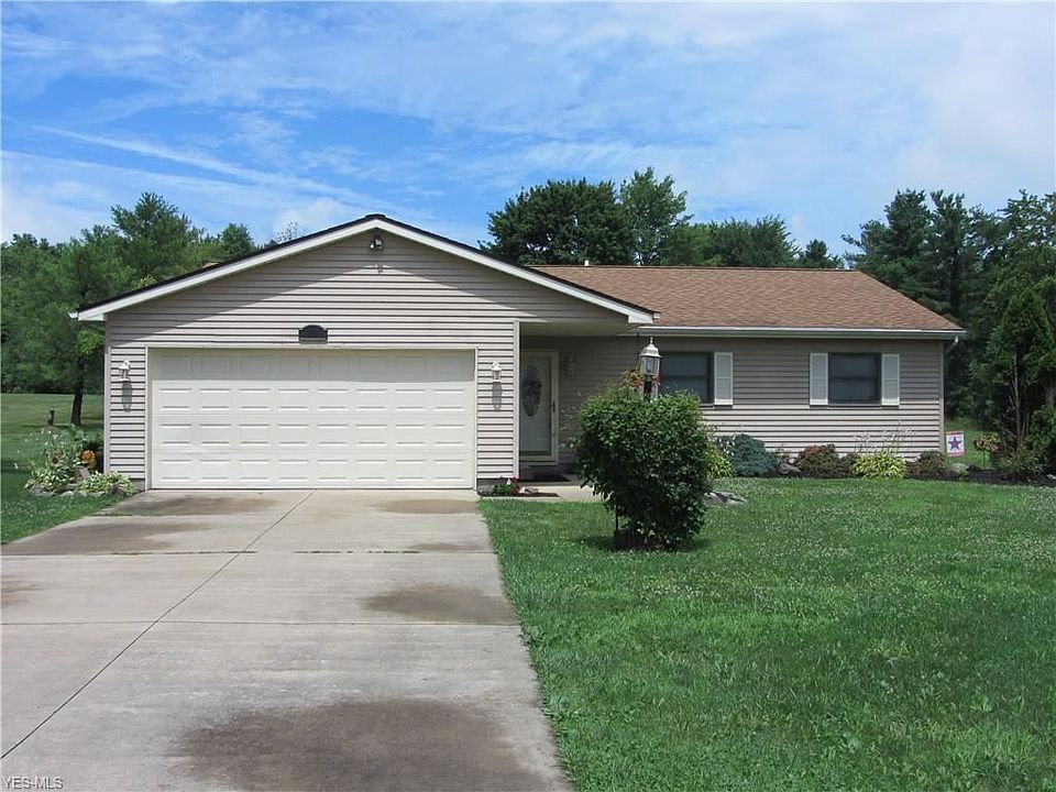 1st image of 136 Aspen Dr