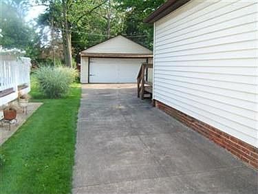 2nd image of 9607 Pinegrove Ave