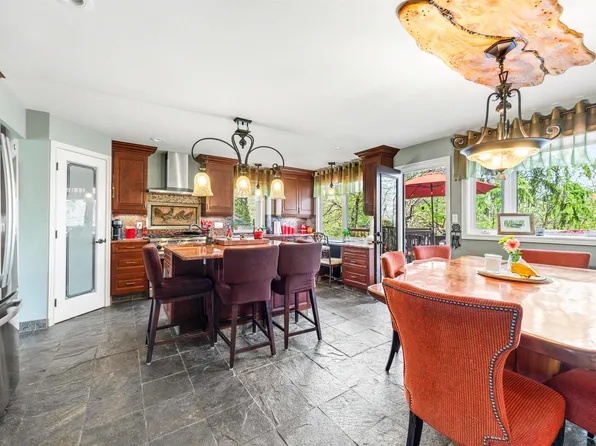 61 Fair Oaks Dr, Saint Albert, AB T8N 1P9
