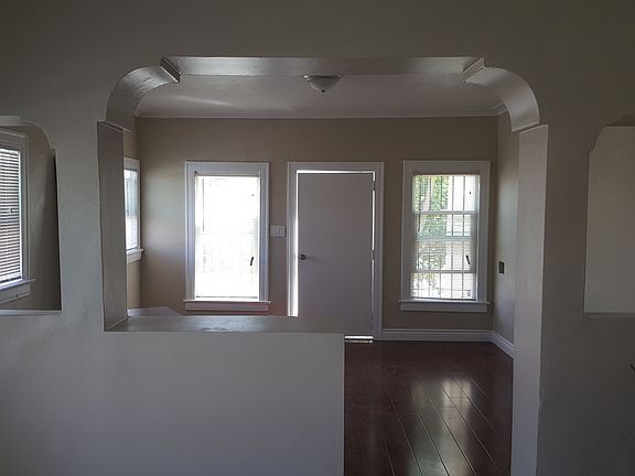 3rd image of 913 1/2 N Soto St