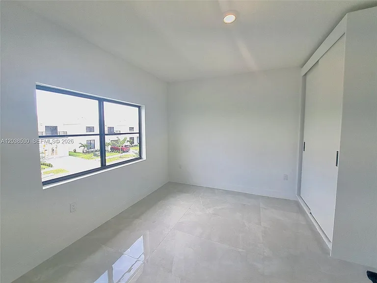 1373 NW 1st St — Photo 8