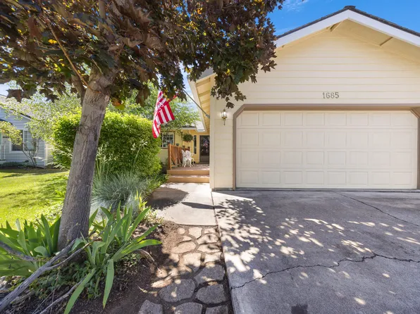 1685 SE Virginia Rd, Bend, OR 97702