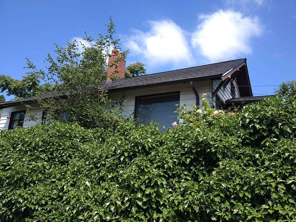 2nd image of 5403 27th Ave NE