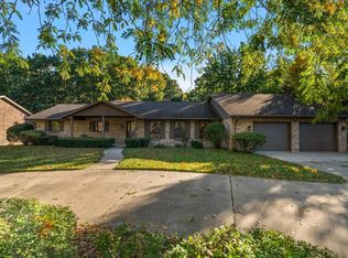 2699 Oakbrook Dr, Saint Joseph, MI 49085