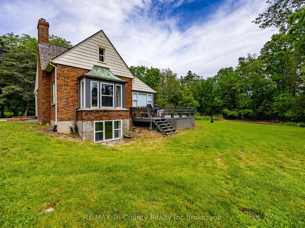 909 James St, Norfolk County, ON N4B 2E3