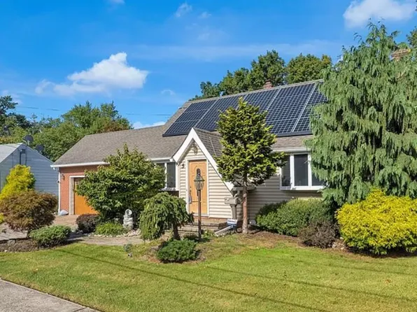 5 Montview Rd, Edison, NJ 08837