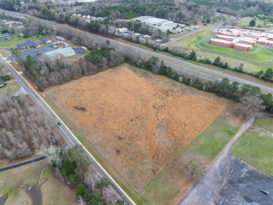 2nd image of 450 Carver Rd