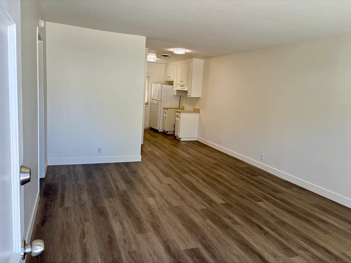 New flooring - 150 E Lakeshore Dr #72