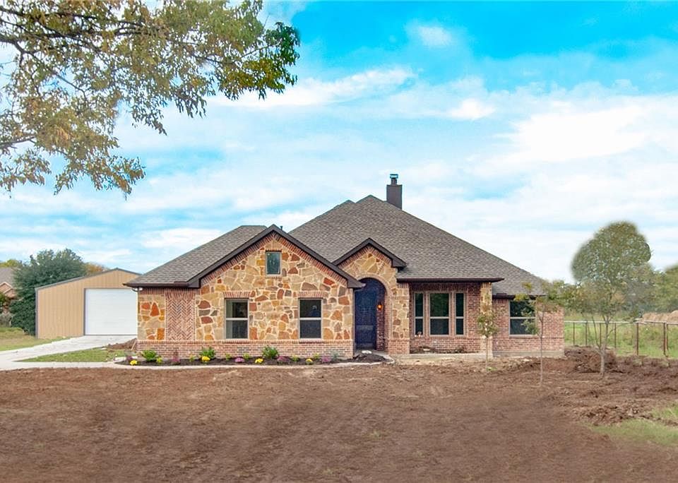 1st image of 122 Wood Dale Dr