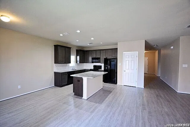 4 bed, 2.0 bath, 1862 sqft, $1,950 — Photo 3