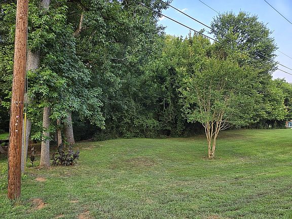 3rd image of 407 Seminole Dr
