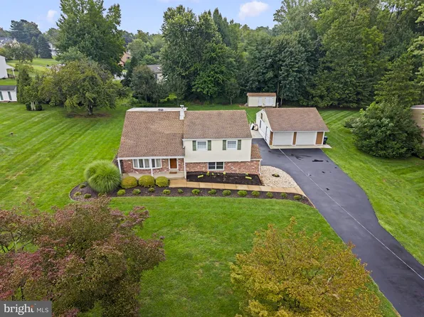 55 Brook Dr, Holland, PA 18966