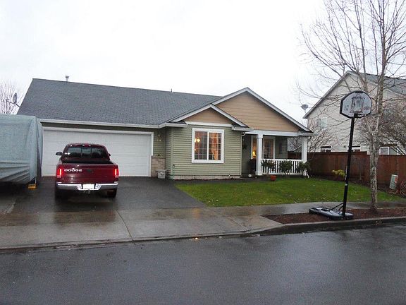 2nd image of 906 NW 25th Ave