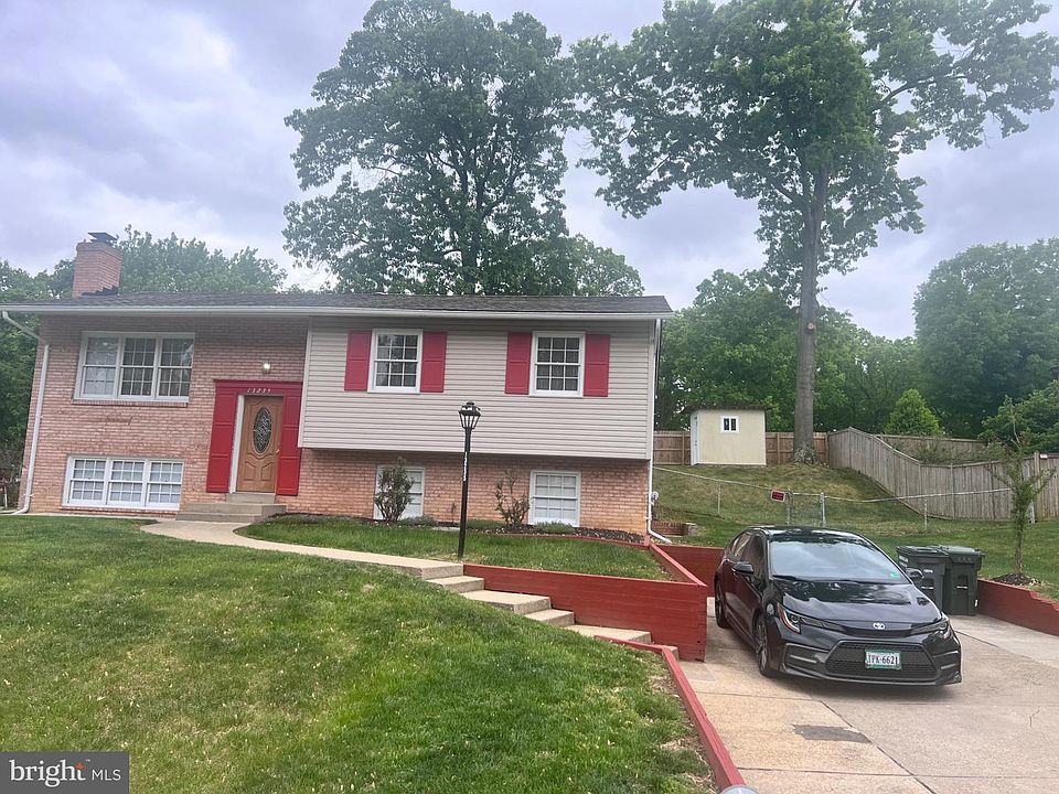 1st image of 13235 Sturbridge Rd