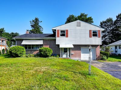 6 West Maxwell Drive, West Hartford, CT, 06107