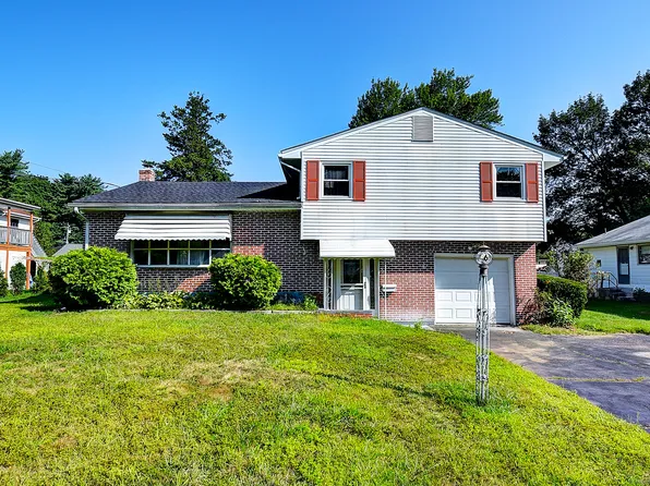 6 West Maxwell Drive, West Hartford, CT 06107