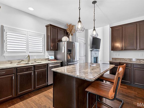 4th image of 968 Ridgepointe Place Cir
