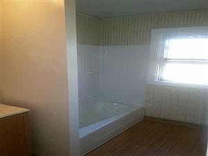 2nd image of 1728 Manhattan Ave
