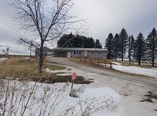 4589 Young Ave, Cresco, IA 52136