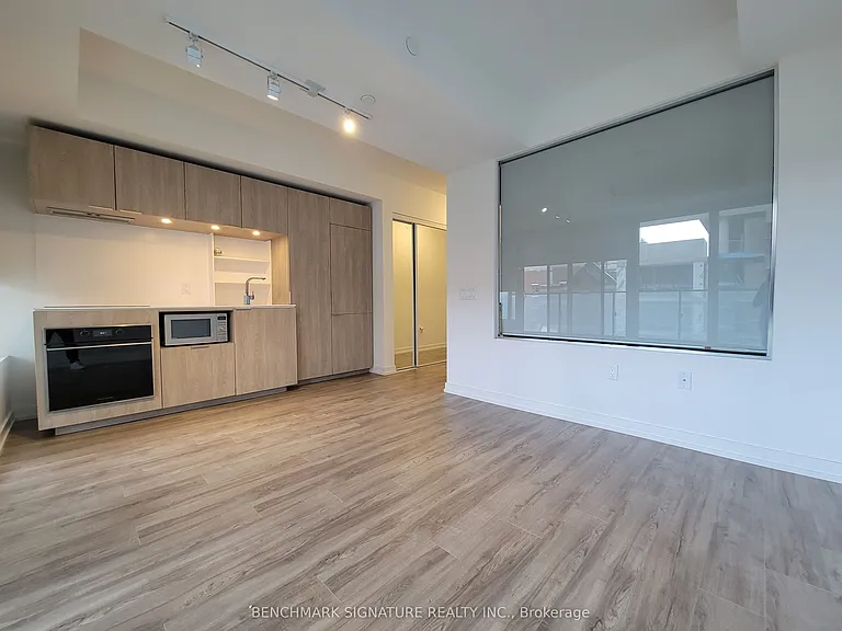 77 Shuter St #607 — Photo 9