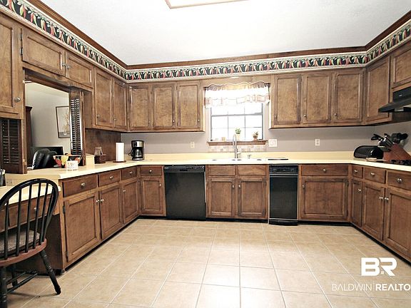 3rd image of 106 Windsor Ct
