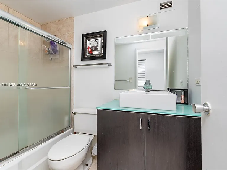 905 Brickell Bay Dr #623 — Photo 5