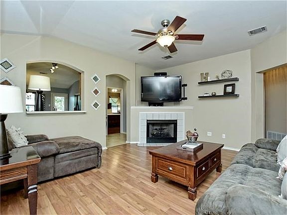 5th image of 2703 Winslow Dr