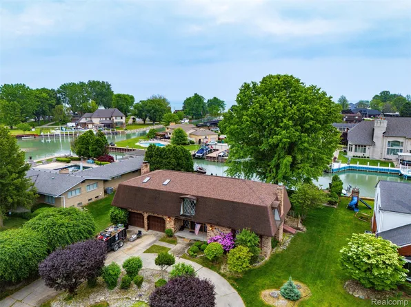 49748 Regatta St, Chesterfield, MI 48047