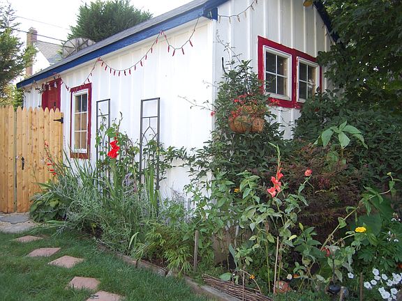 Studio with private entry