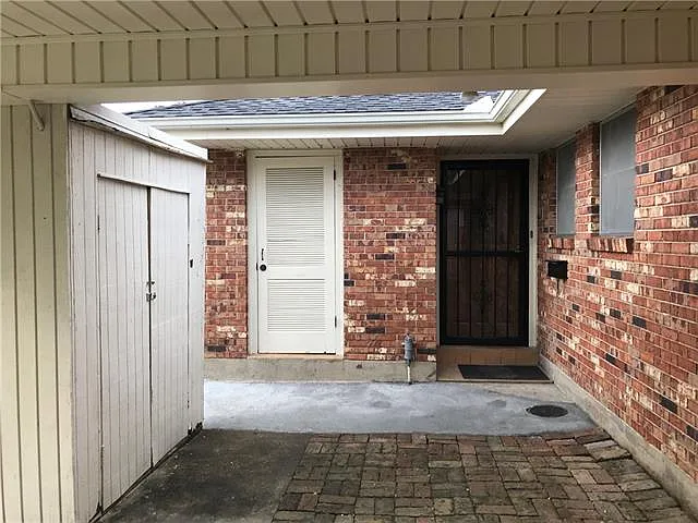 813 Andrews Ave — Photo 3