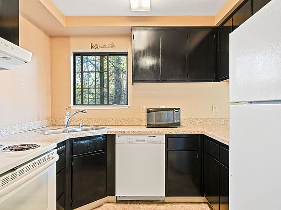 4th image of 7445 Auburn Oaks Ct APT J