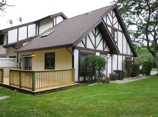 121 Fieldstone Ct, Middle Island, NY 11953