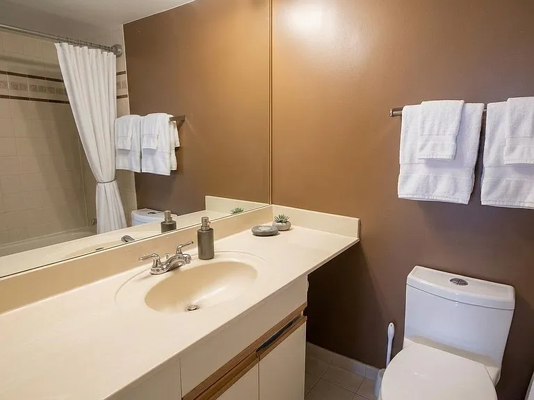 1045 Quayside Dr #605 — Photo 10