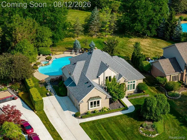 7977 Brampton Dr, Canton, MI 48187