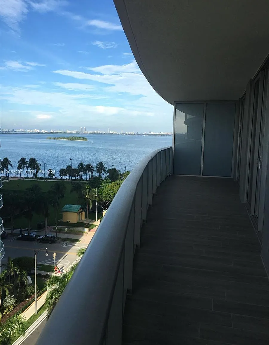 Aria On The Bay Condo — Photo 1
