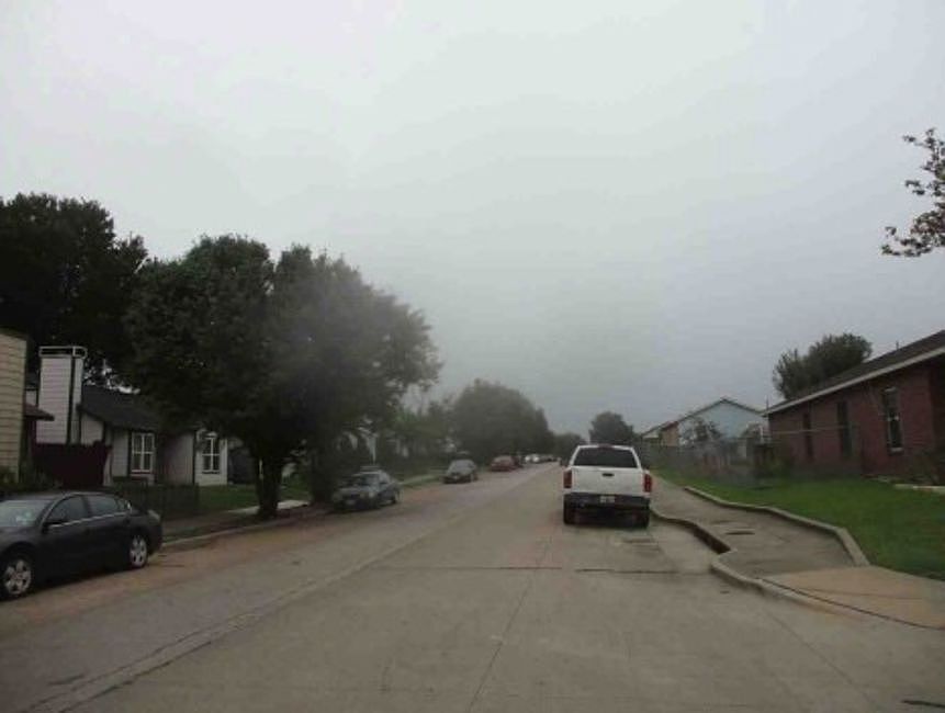 Exterior Neighborhood (street photo)