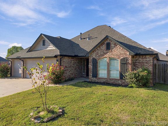 2nd image of 4457 Pecan Cir